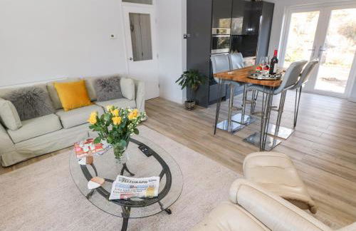 1 Gloucester Way - Photo 4