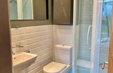 Coopers Lodge Luxury Lakefront Home Pool Spa - Foto 17