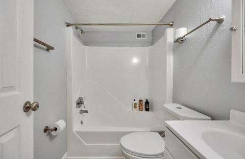 Chic Minimal Farmhouse 1 BR Near Duke Hospital - Foto 8