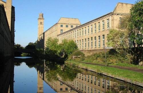 Canalside walks Riddlesden Local to Skipton Ilkley Haworth & Keighley Worth Valley Railway - Foto 58
