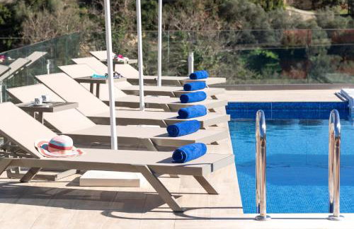 Etesians Villa, Heated Pool & Spa Whirlpool, BBQ, By ThinkVilla - Foto 13