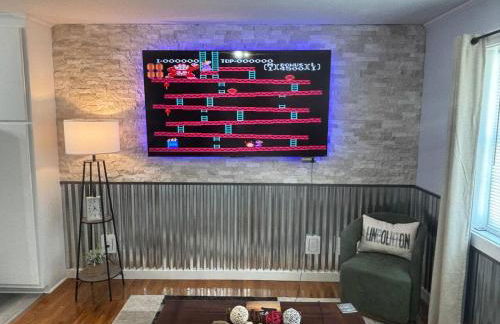 Country Cow Flair with Large TVs, Ample Parking, Nintendo, EV Ready - Photo 5