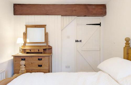 Shires Barn Farmhouse - Westbourne - Photo 64