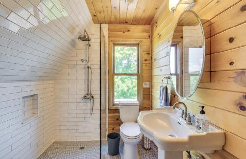 Home with Fire Pit on 27 Acres in Walhalla! - Foto 22