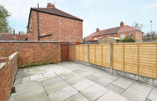 Somerville House by YourStays - 4 Bedroom House in Crewe - Photo 34