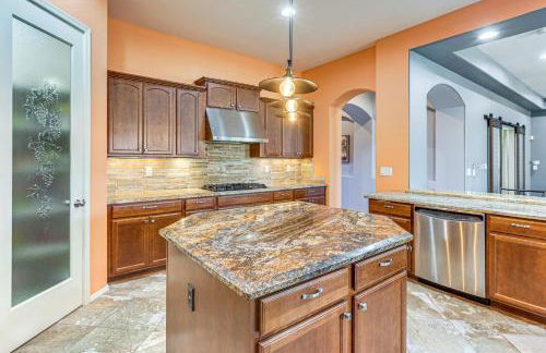 Backyard Oasis with Fire Pit Laveen Village Retreat - Foto 6