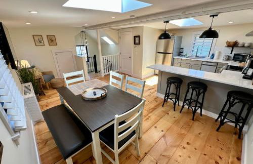 Epic Downtown Newport 6BR Whole House w Parking - Foto 34