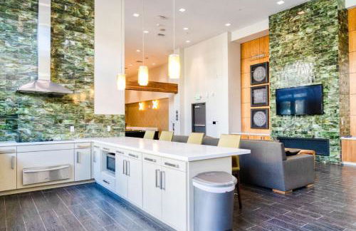 Blueground Centennial pool nr Red Morton Park SFO-852 - Foto 27