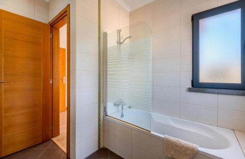 Villa Ruana - 5 bedrooms on Suite- Free out door Hot Jacuzzi - By Bedzy - Foto 14