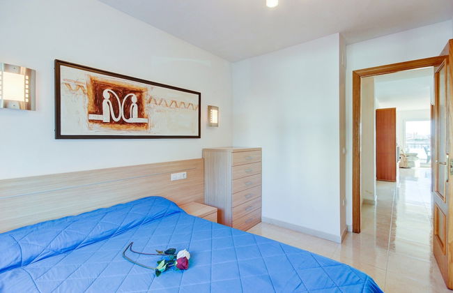 Apartment With Scenic View - Photo 2