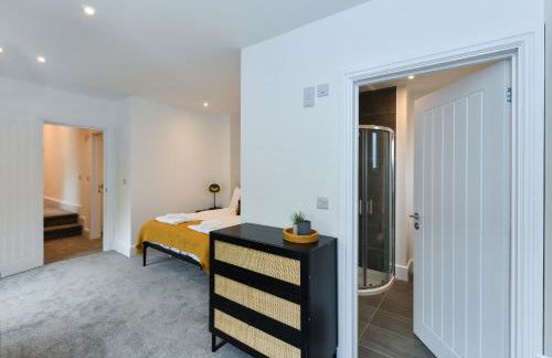 Charming 2Bed Flat - Spacious & Prime Location - Foto 17