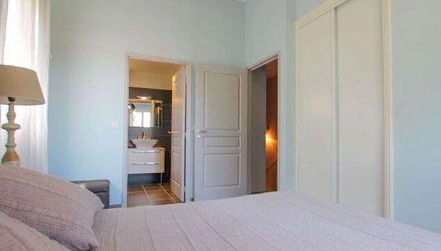 Spacious Holiday Home in Grimaud With Large Garden - Foto 2, Habitación