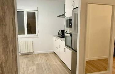 Vivienda renovada y céntrica - Foto 4