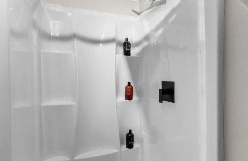 Broadmoor Bungalow - Both Units - Foto 72