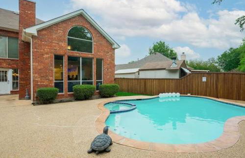 Captivating 6BR 3B Home with Pool & Fire Pit - Foto 41