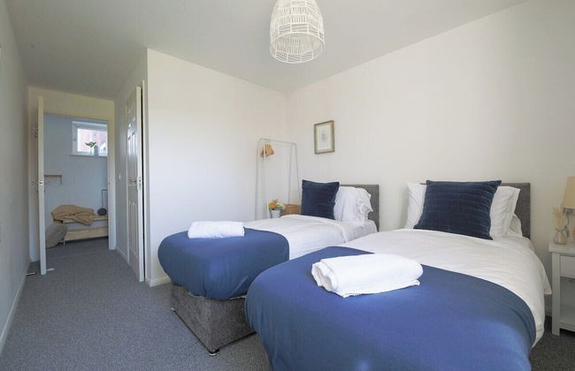 2 Bed Apartment Overlooking Water - Foto 47