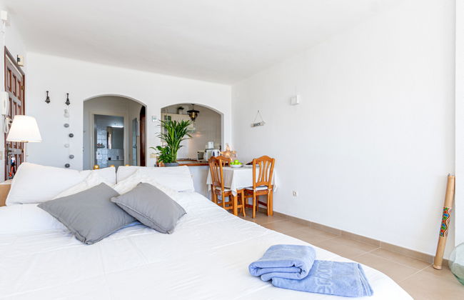 1 bedroom Apartment in Castelló d'Empúries with garden and terrace - Photo 9