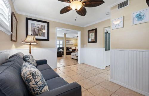 Florida Breeze l Hot Tub l Walkable - Foto 25