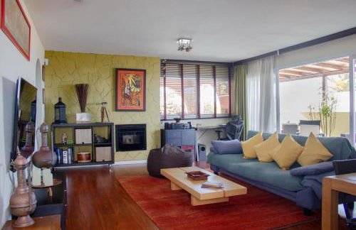 Villa con piscina climatizada y vistas al mar - Foto 7