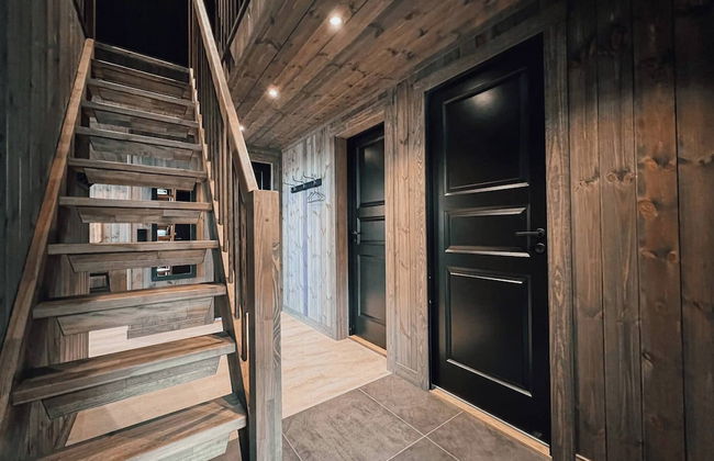 Modern Mountain Cabin - Outdoor Hot Tub - 8 Beds - Photo 42