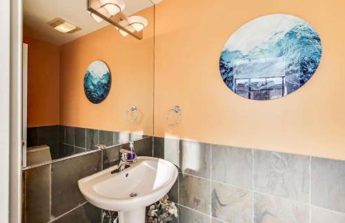 Luxurious Hillside Home wAC & Gorgeous SF Views! - Foto 14