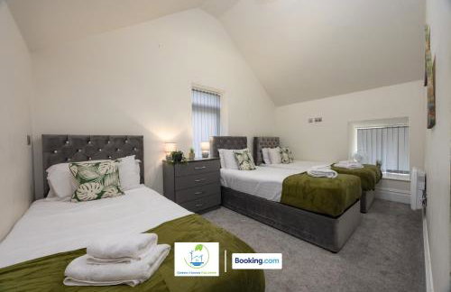 2 Bedroom Apartment By Green Haven Escapes Short Lets & Serviced Accommodation In Leeds with Free WiFi & Parking - Photo 2