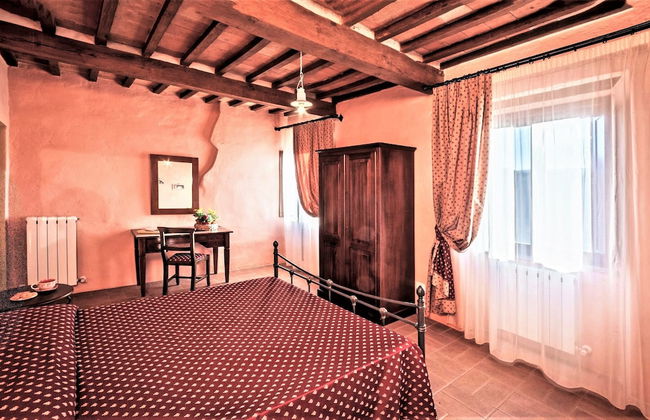 Umbrian Farmhouse Retreat With Private Pool and Garden - Foto 3