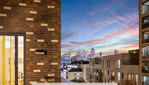 Modern 3-Bed Penthouse with Terrace & Gym, Near Canary Wharf, Weekly deals - Foto 2