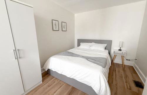 South Philly Retreat with Movie Nights and Backyard BBQ - Foto 10