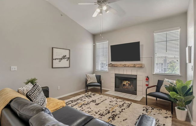 Welcoming 2BR Pool Gym Near Hill AFB Lagoon - Foto 4