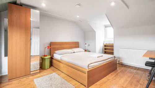3BR flat, Free parking,Sleeps 6, 4 stops to Central London - Foto 1
