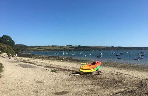 The Thatched Cottage - Photo 15