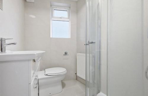 Central Apartment - 16 Mins to London - Foto 21
