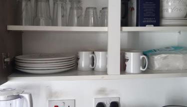 Our Guests Are Royal (KE) - Foto 1