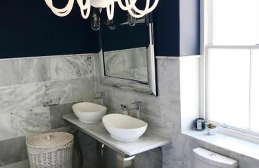 Marina Retreat - Stunning 4 bedroom, 3 bathroom house with harbour views! - Foto 5