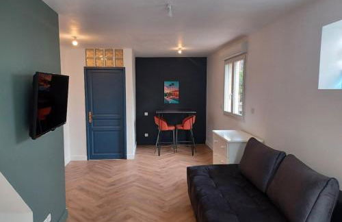 Quiet loft 7 min to Roseraie metro station - Photo 1