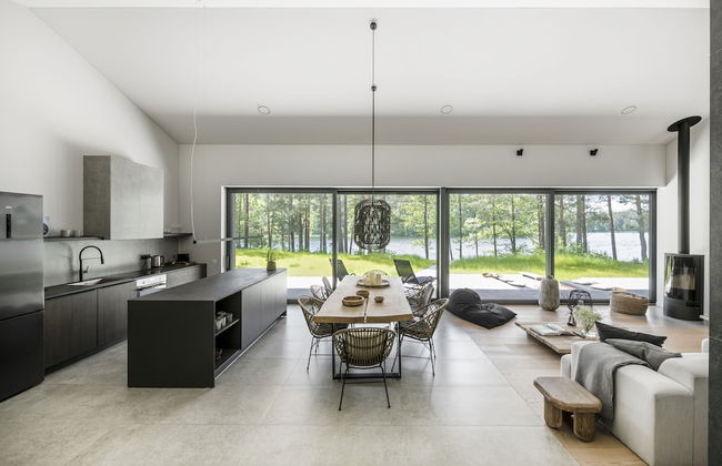 The Lake. Unique Waterfront Villa - Photo 21