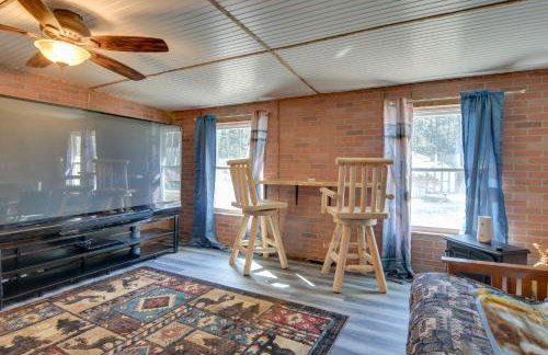 Houghton Lake Area Home with Fire Pit and Yard! - Foto 22