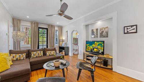 Contemporary 2BR in Myers Park with Screened Porch - Foto 1