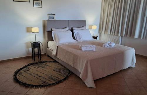 A View from the Attic Window. Kyparissia, Messinia - Foto 30