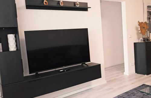 Familienfreundliche geräumige Design-Wohnung mit Balkon im Zentrum - APOLONIAliving - Foto 39