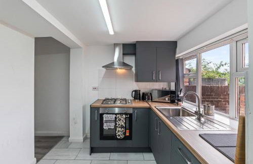 CityBuzz 4 Bedroom House in Nottingham Sleep 7 - Foto 41