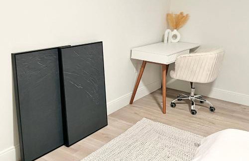 Modern 2 Bed Furnished Apartment in Quincy - Foto 4