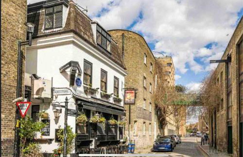 Two Bedroom Riverside Apartment in Rotherhithe Village - Foto 37