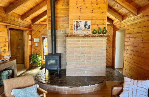 NEW LISTING, Near Yosemite South Gate entrance and town, King bed, Hot Tub, BBQ, Firepit & Mountain Views - Foto 8