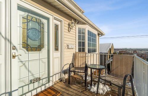 Family Retreat Near NYC w/ Parking & Views - Foto 2