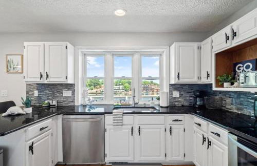 Lake Front Outdoor Living Sleeps 8 - Foto 3