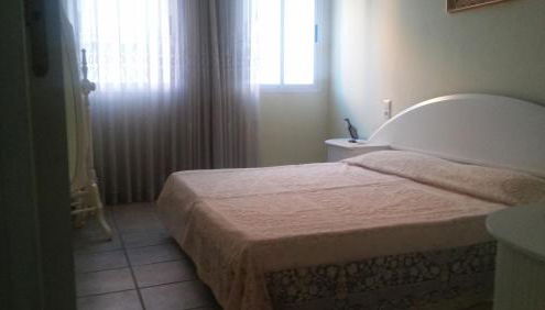 Passeig Maritim Apartment - Photo 4