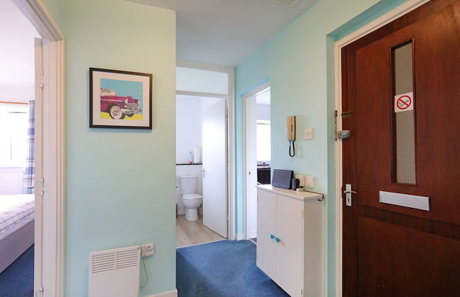 Ideal Central Edinburgh Location With On-site Private Parking - Photo 32