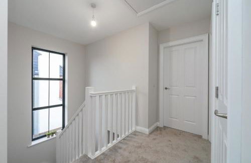 Modern Entire Home steps from the Train Station - Foto 22